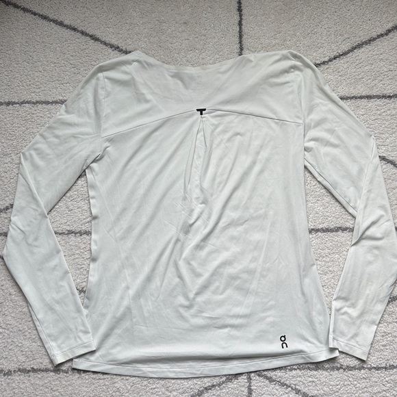 On Running Performance Long-T, Size M - Picture 3 of 9